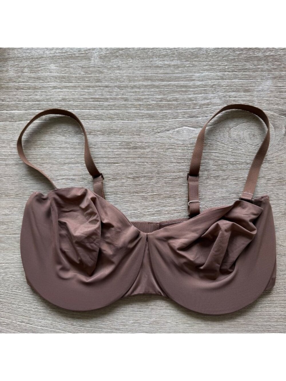 $60 NWT SKIMS SMOOTHING INTIMATES UNLINED STRAPLESS BRA JASPER - 38DDD